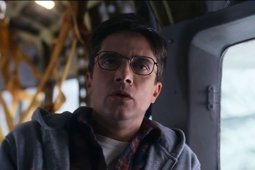 Mel Gibson vuelve a la dirección con un thriller de altos vueltos y Mark Wahlberg con una calva espantosa. Intenso tráiler de 'Amenaza en el aire'