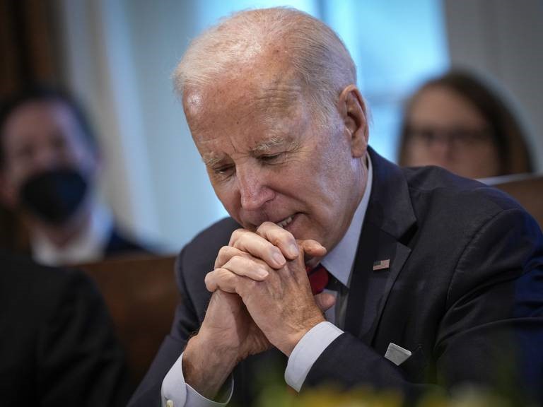 Un Biden desesperado trata de calmar a sus donantes tras el revés del debate