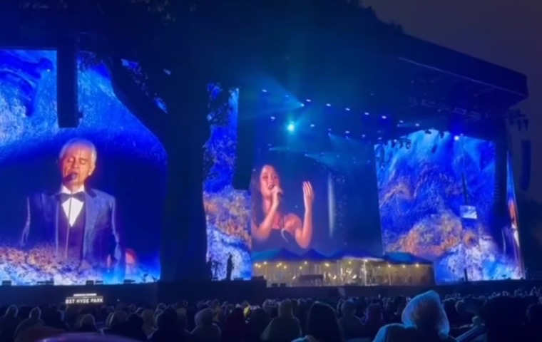 Joaquina triunfa en Londres al compartir escenario con Andrea Bocelli
