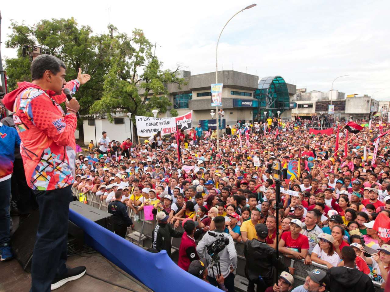 Presidente llamó a construir un Gran Frente Nacional contra el Fascismo