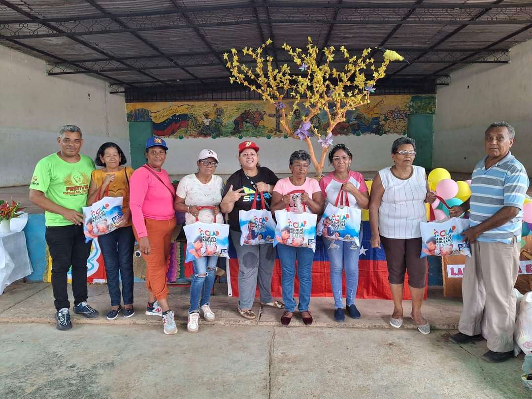 Entregaron 1.044 módulos de alimentos y proteínas a abuelos en Guárico