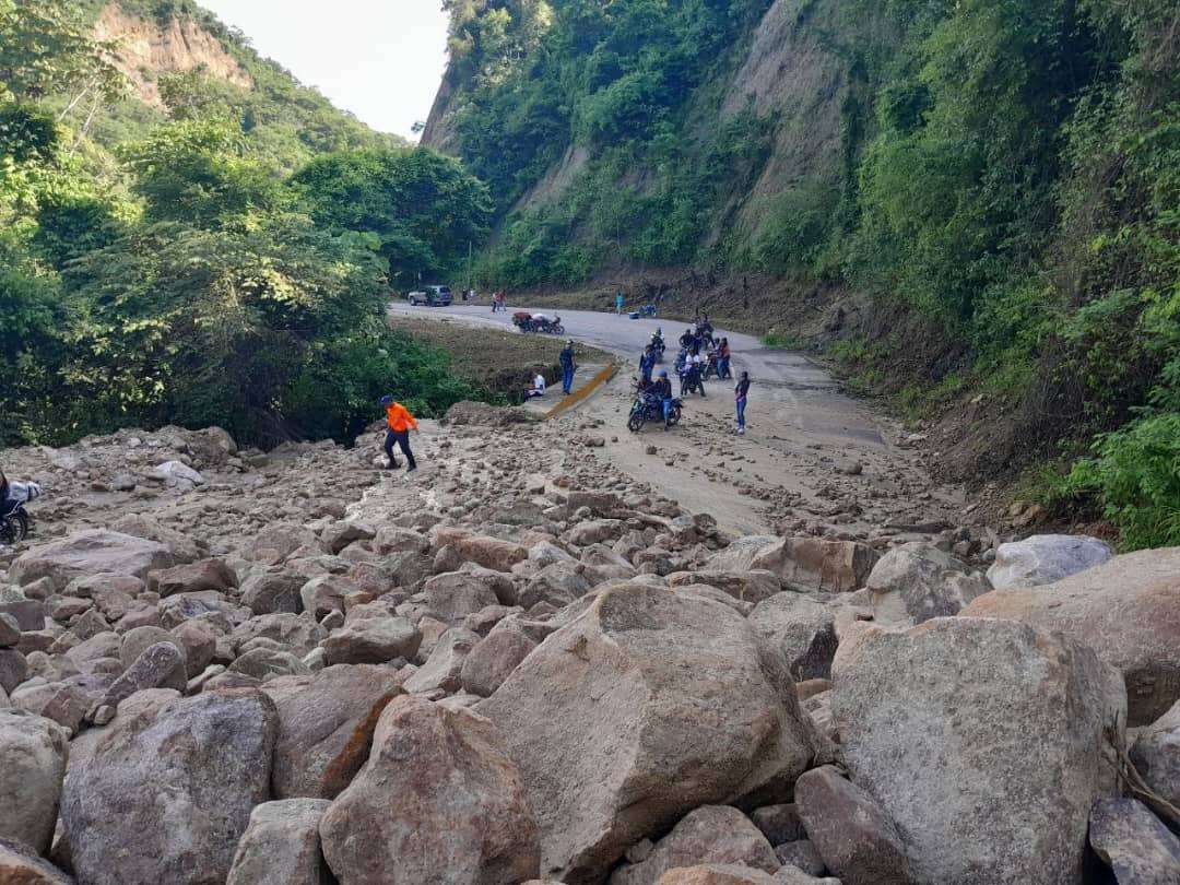 En Trujillo atienden vialidad afectada por las lluvias