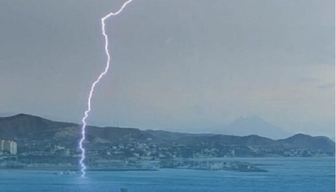 Falleció hombre en La Guaira tras el impacto de un rayo