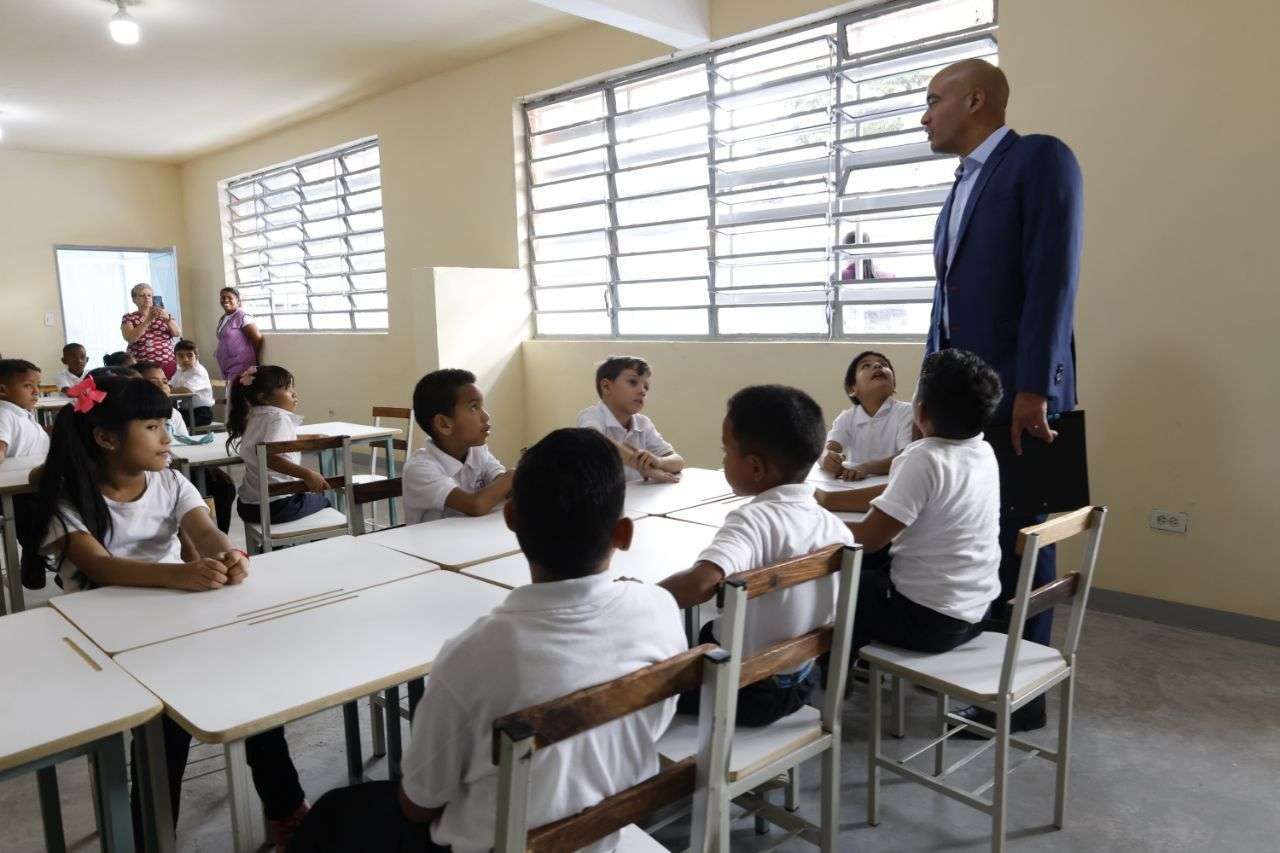 Educación venezolana cerca del 100% de matrícula y cumplimiento de horario