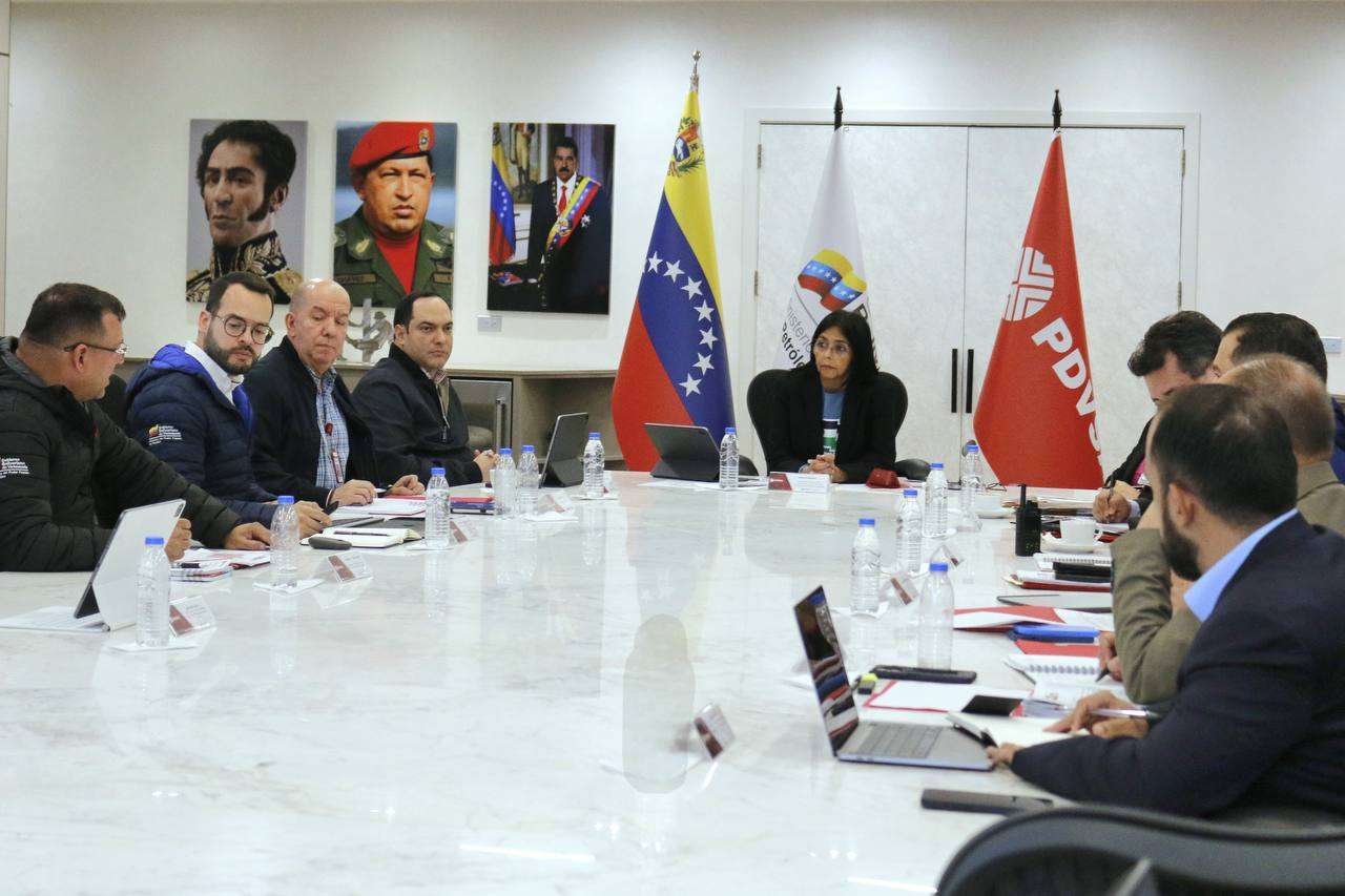 Ministra Rodríguez revisa proyectos para potenciar producción de crudo