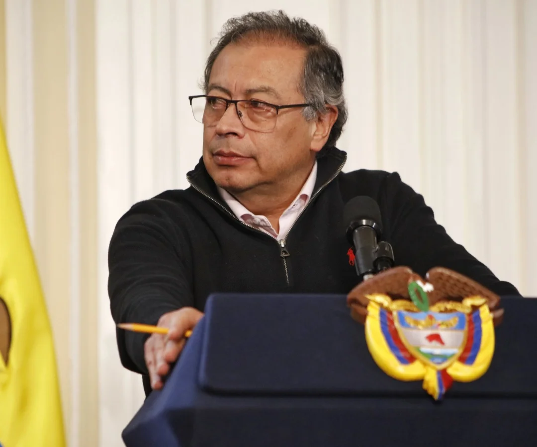 Petro propone al Congreso reducir jornada laboral a 40 horas