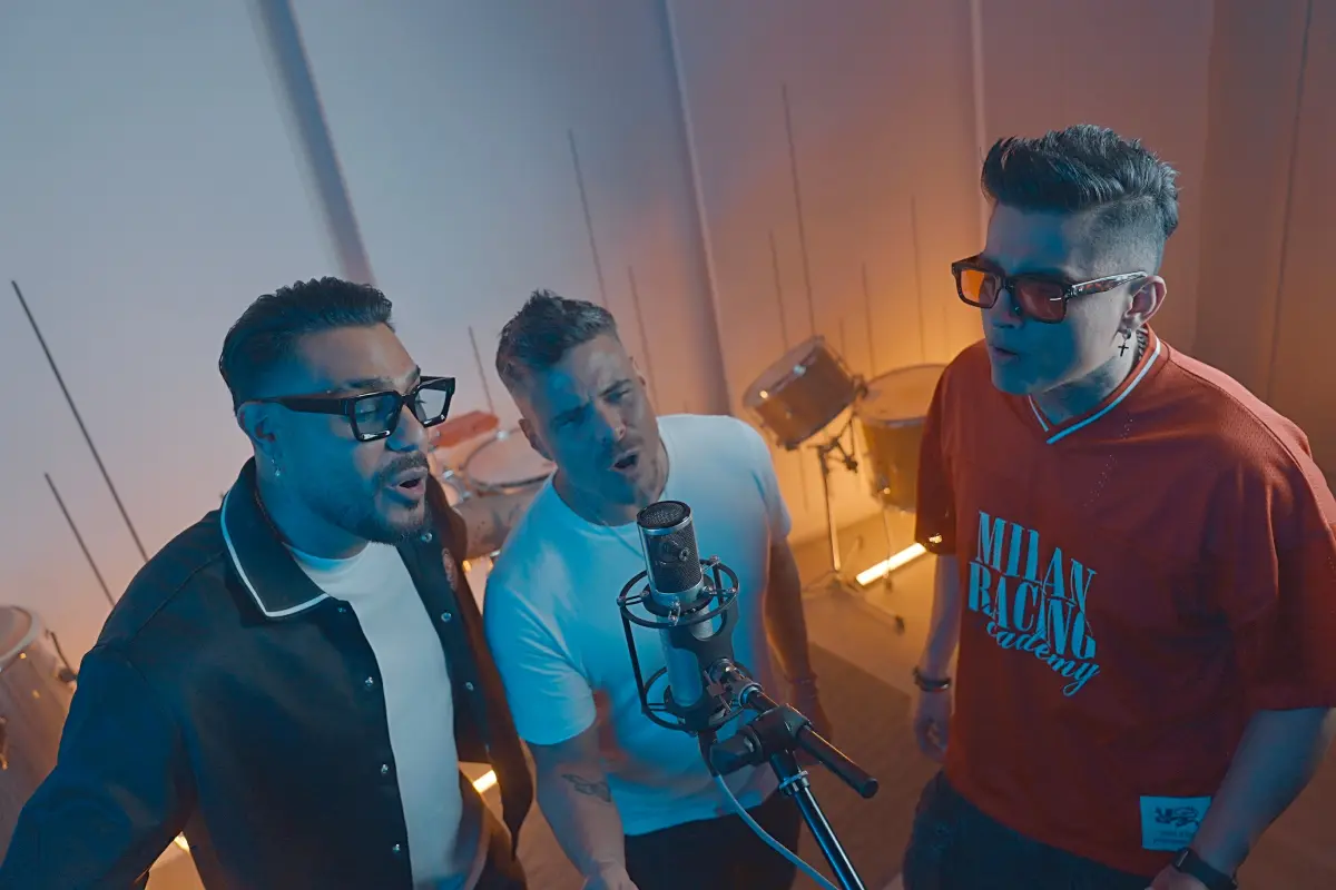 Jeremías, Juan Miguel y Ronald Brojas presentan la versión salsa de "Poco a Poco"