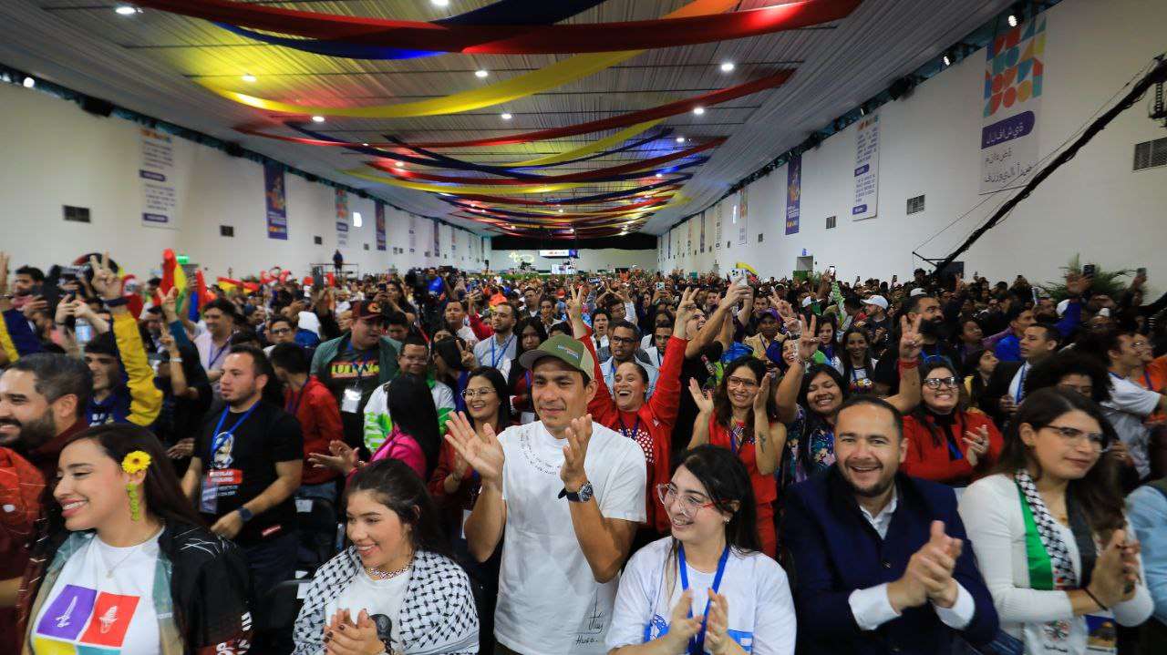 Maduro: pueblos del mundo se suman a la batalla contra el fascismo