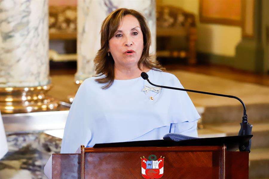 Fiscalía de Perú investigará a Boluarte por abandono de cargo