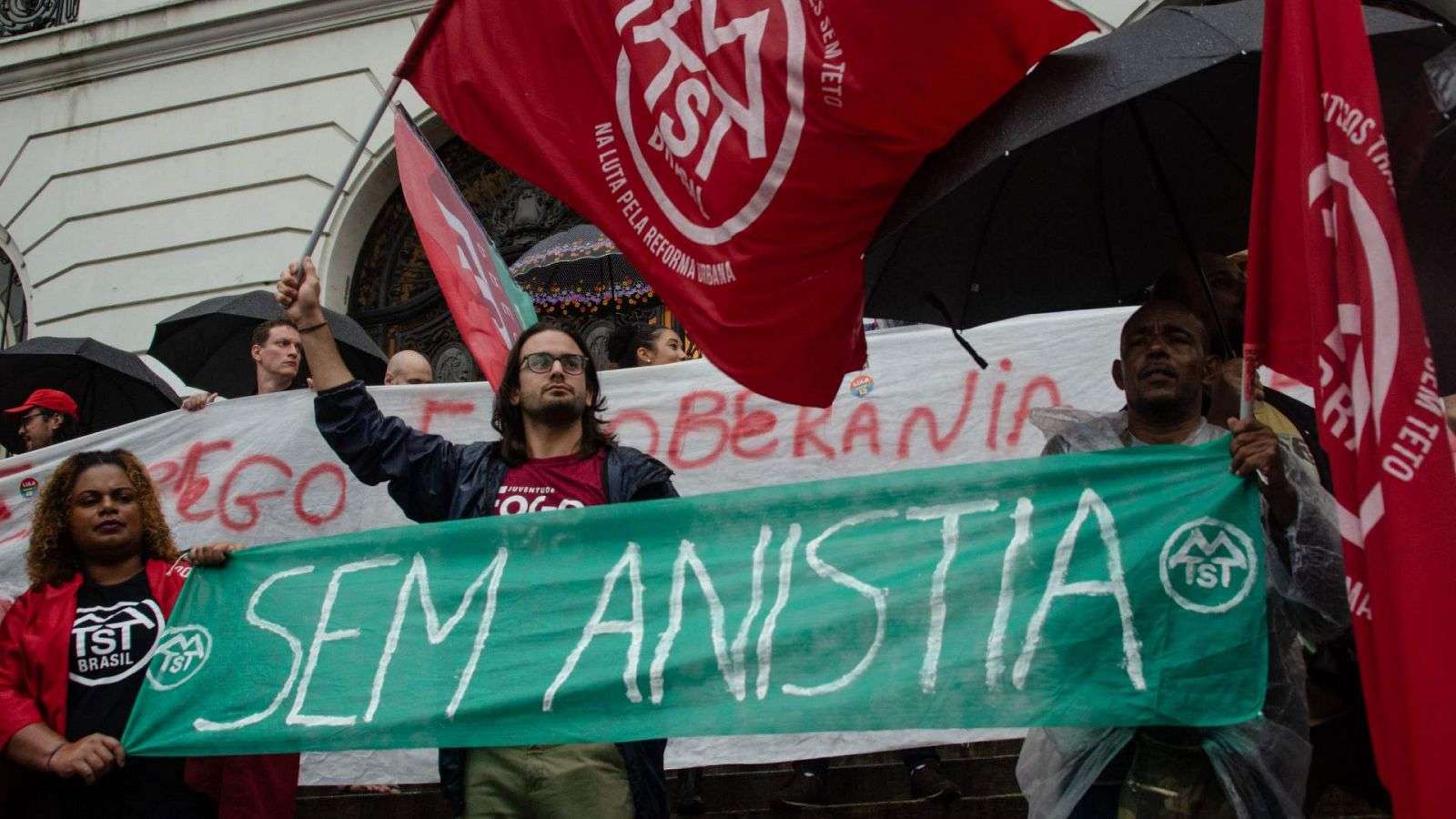 Movimientos sociales en Brasil piden detener a Bolsonaro