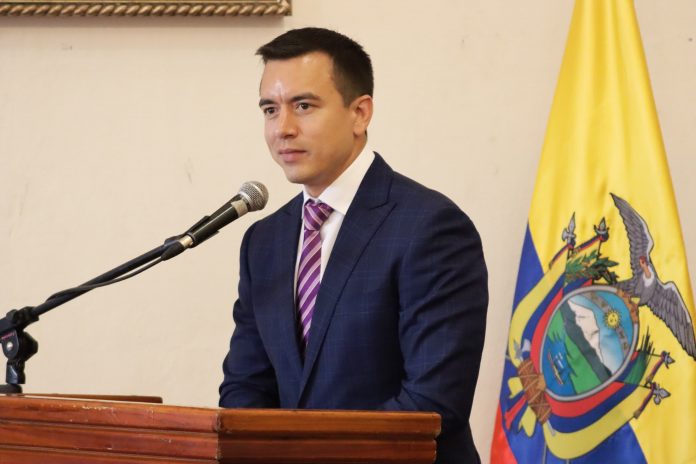 Noboa reitera que quiere a su vicepresidenta fuera de Ecuador