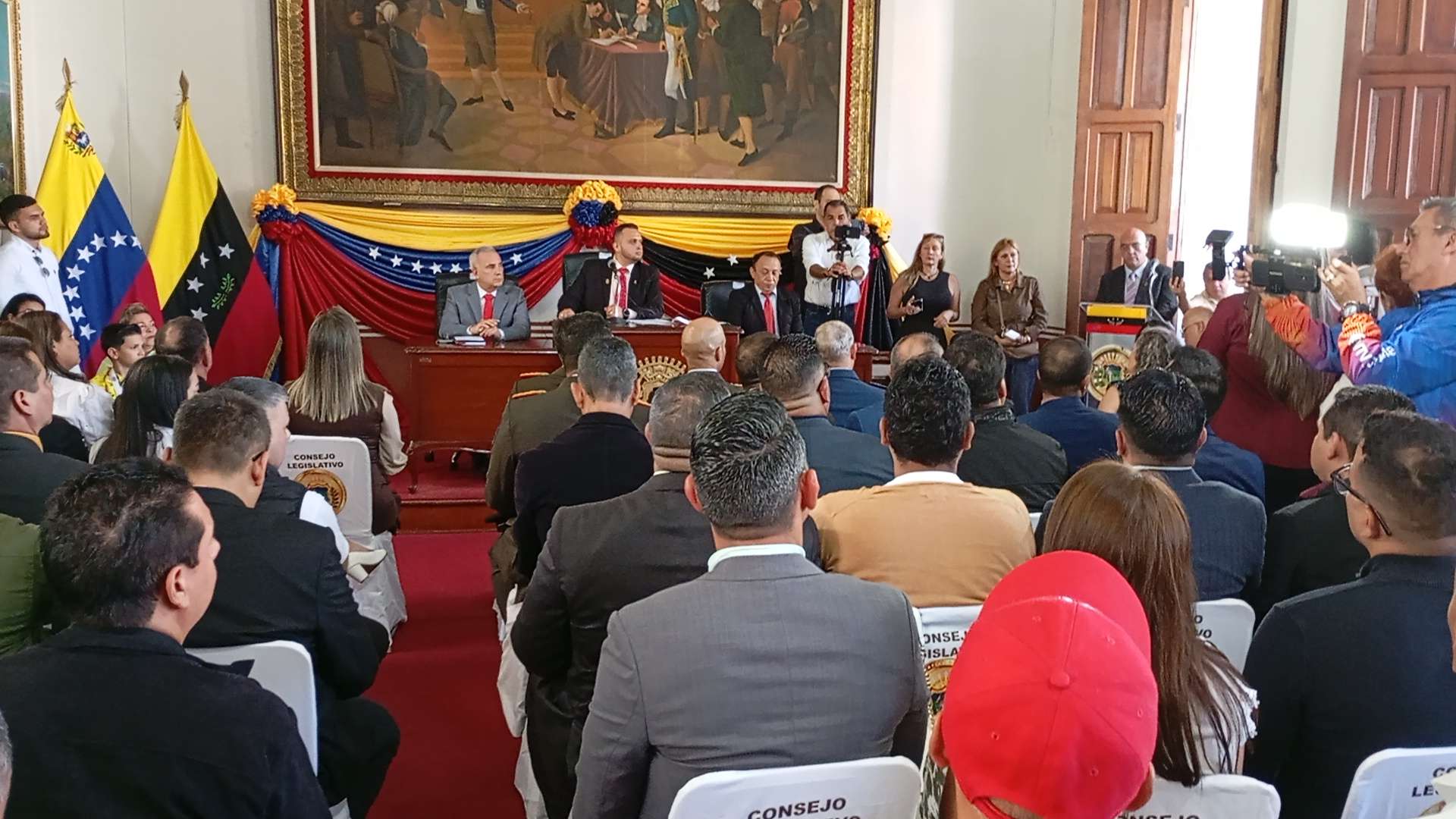 Bernal: Táchira está de fiesta, en paz y con la frontera totalmente abierta