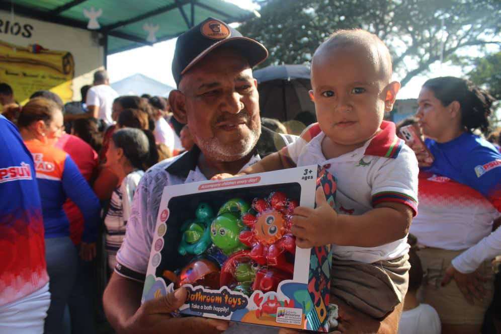 En el municipio Panamericano de Táchira 2000 niños recibieron regalos
