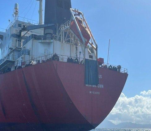 Retuvieron embarcación guyanesa que ingresó sin permiso a las aguas venezolanas