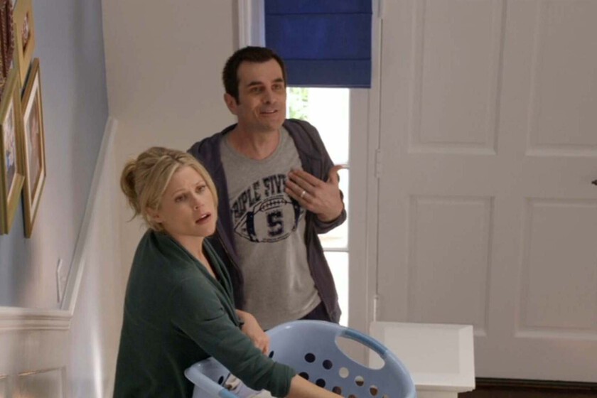 El piloto de 'Modern Family' tuvo que esconder un detalle de su actriz para no dañar la continuidad de la serie. Y si lo ves hoy es tan descacharrante como evidente