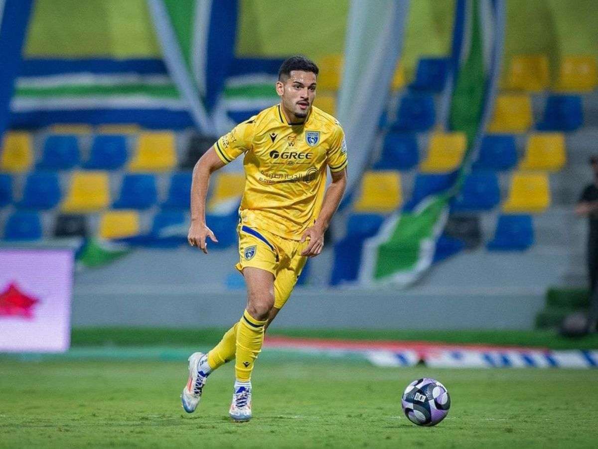 Renné Rivas sigue brillando con Al-Taawon