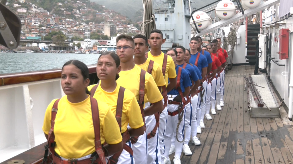Buque Escuela Simón Bolívar zarpa en misión diplomática y de formación en el Caribe