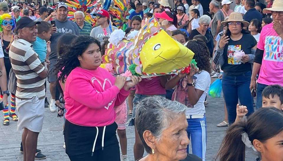 El entierro de la sardina despide el Carnaval en Barcelona