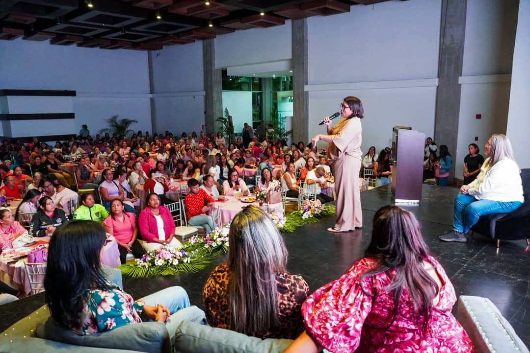 Lanzan programa de formación a mujeres de Naguanagua