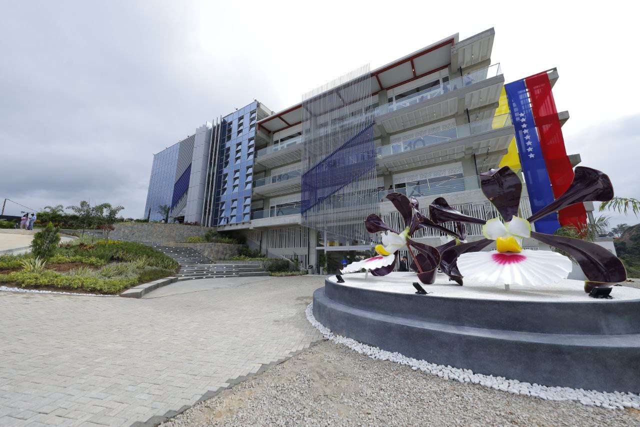 Universidad de las Ciencias dispone de 16 carreras