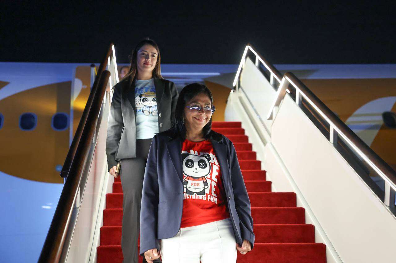 Vicepresidenta Delcy Rodríguez llega a Shanghái en visita oficial por China