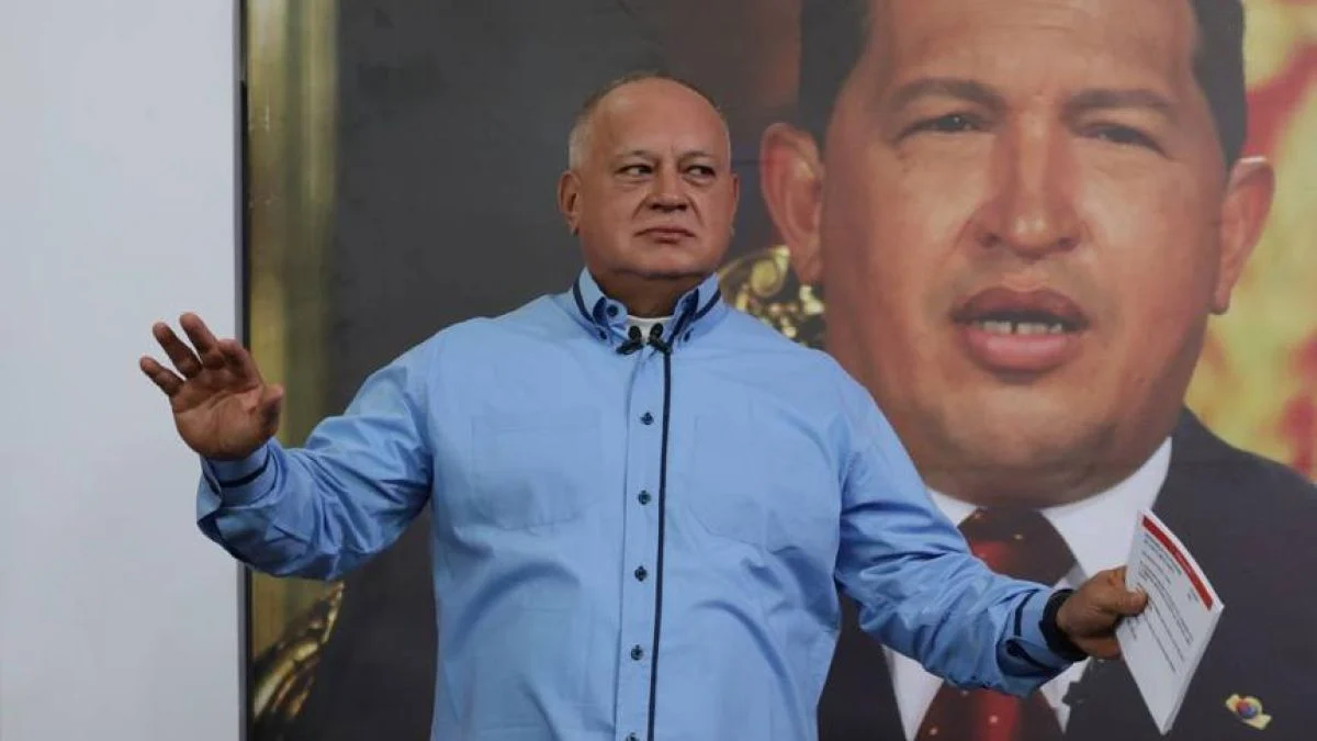 Cabello: salida de la embajada Argentina fue negociada por solicitud de María Corina Machado