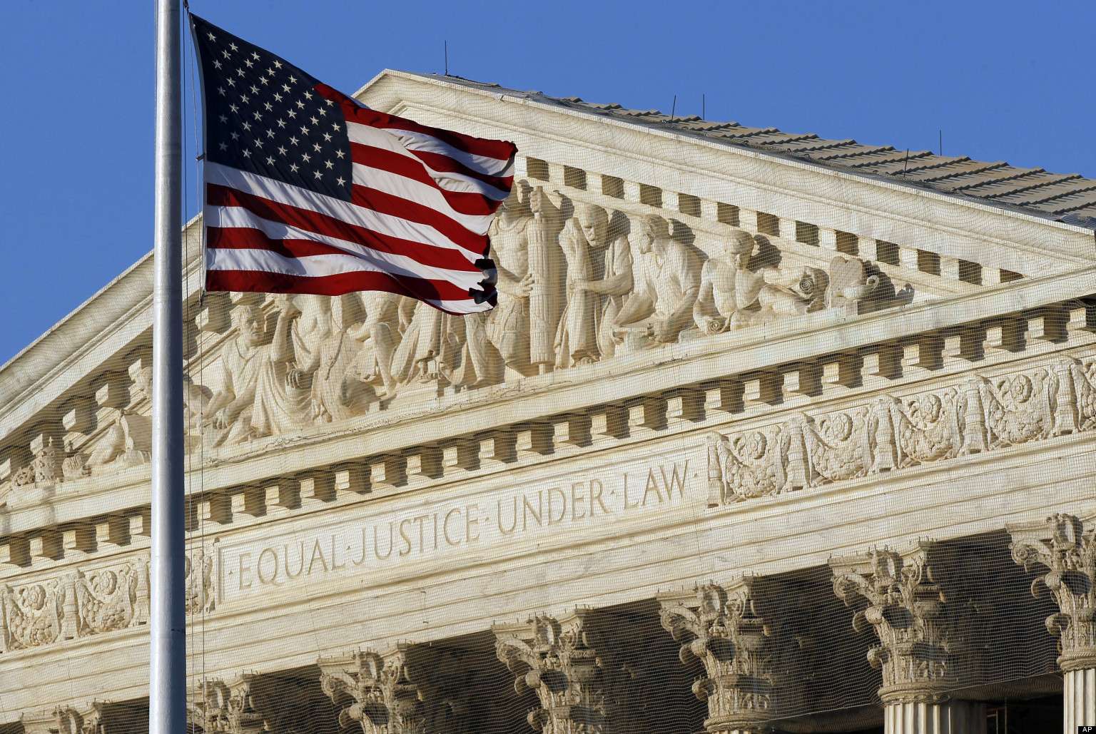 Corte Suprema impide a Trump deportar con Ley de Enemigos Extranjeros