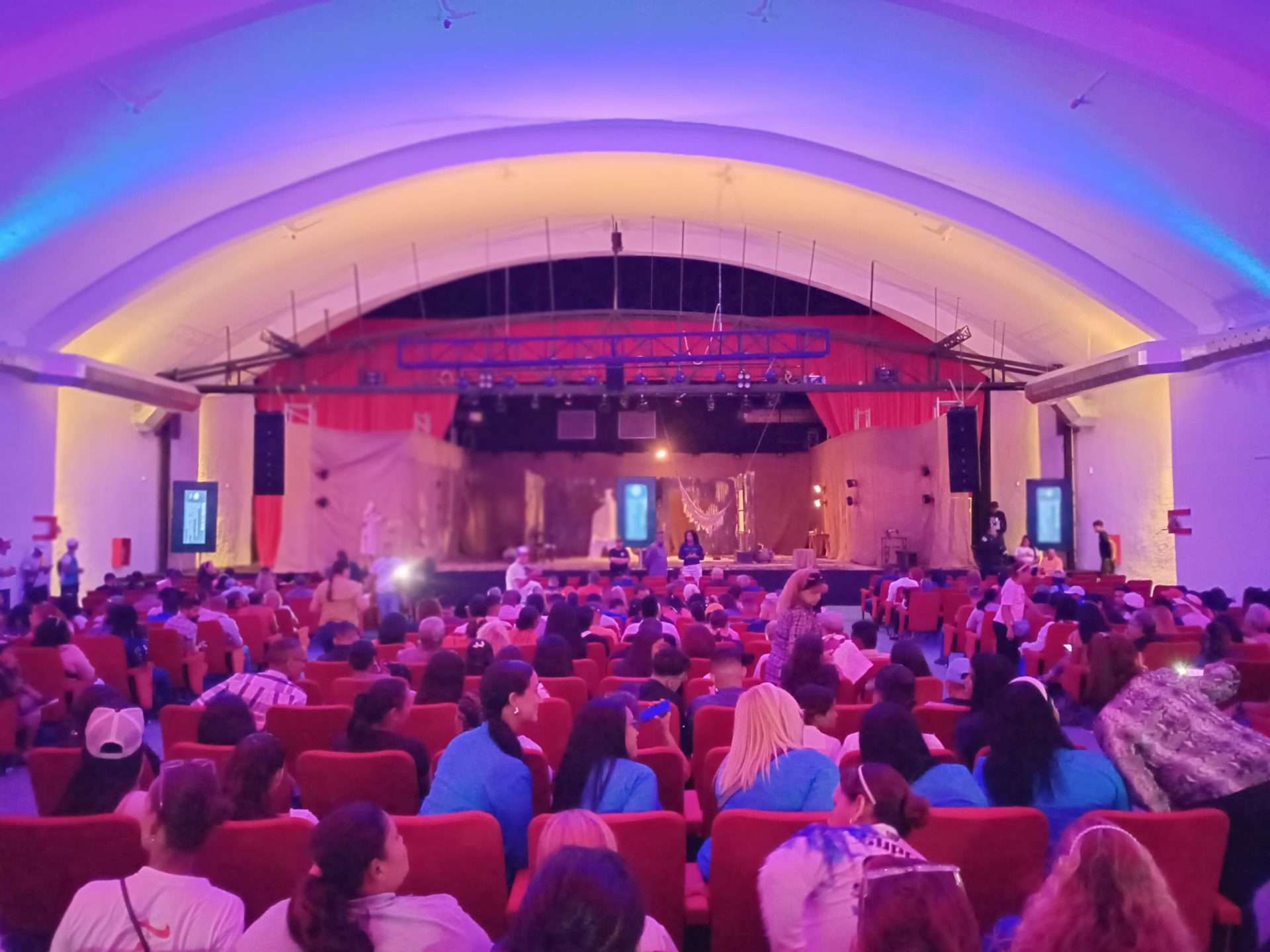 Inauguraron Teatro Pedro Elías Gutiérrez en La Guaira