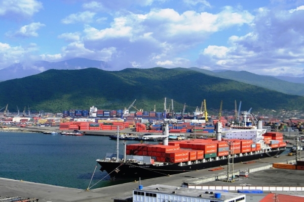 Entre 10 y 15 buques de carga llegan mensualmente a los puertos de Venezuela