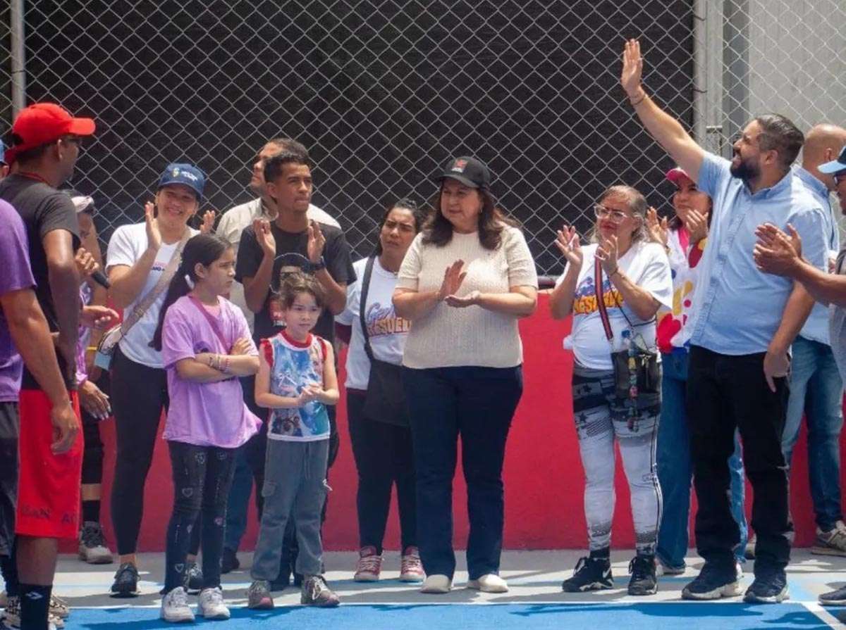 Entregaron cancha como nueva en El Valle