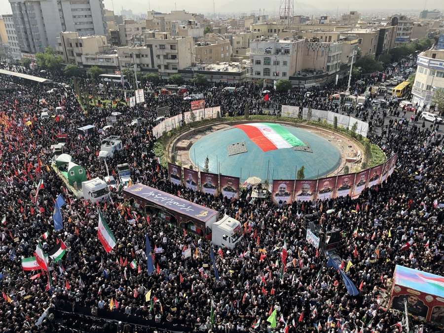 Irán realizó gran funeral en memoria de los mártires por la agresión israelí