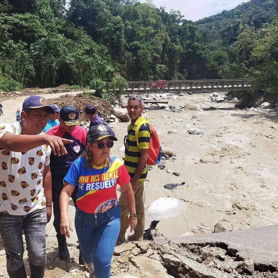 Inspeccionan puente sobre el río Azul en Calderas tras lluvias en Barinas