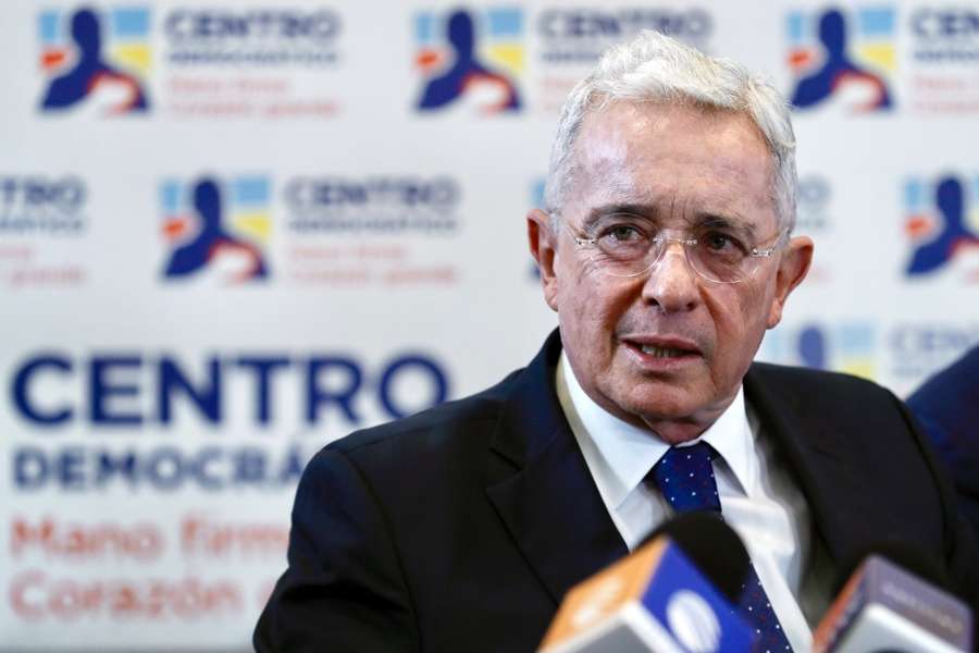 Tribunal de Bogotá niega suspensión provisional de detención domiciliaria de Uribe