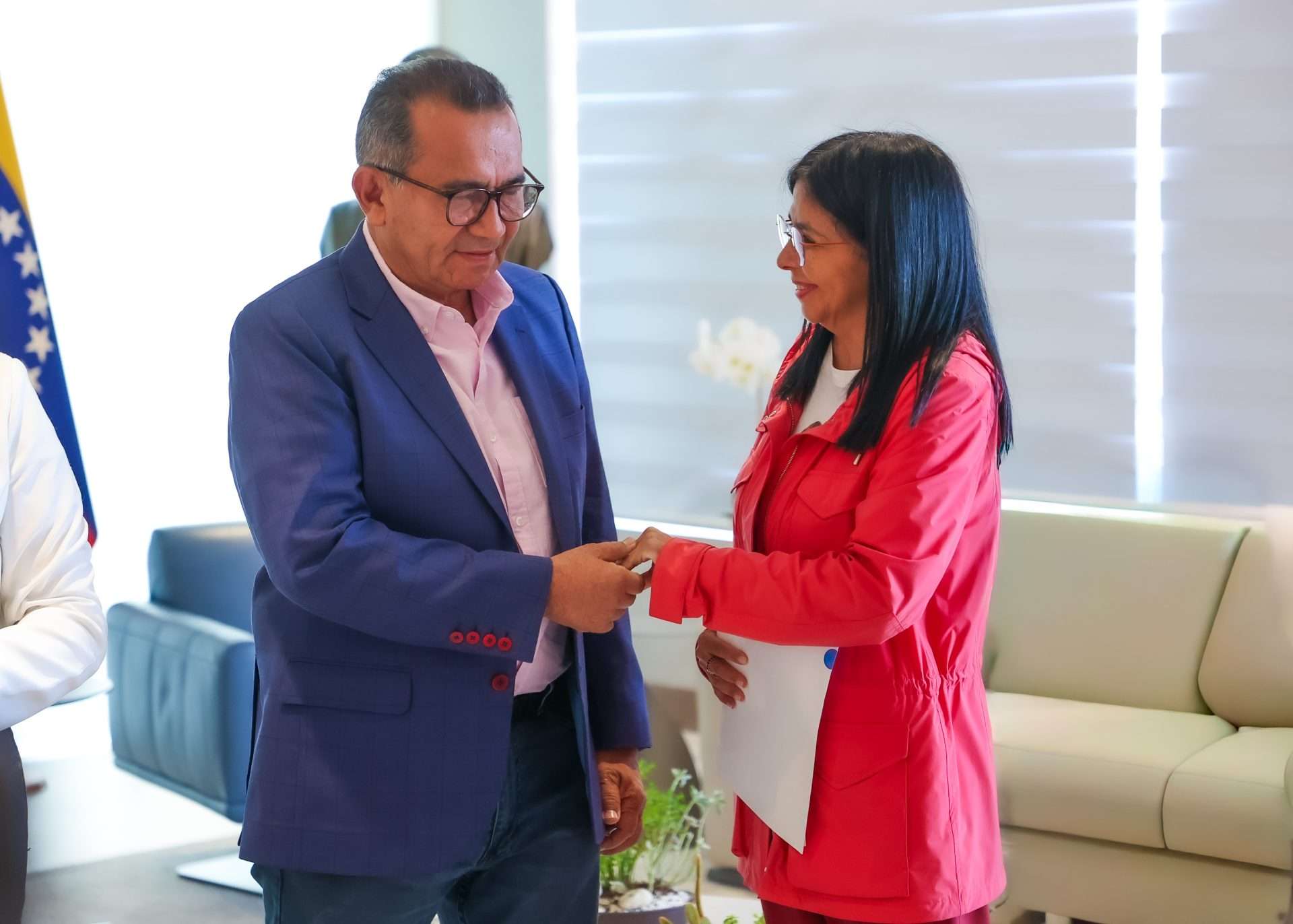 Vicepresidenta recibió al gobernador Galíndez y los 9 alcaldes de la entidad