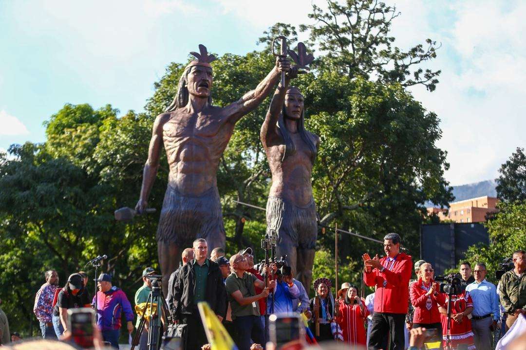 Jefe de Estado inaugura Monumento a Guaicaipuro y Urquía