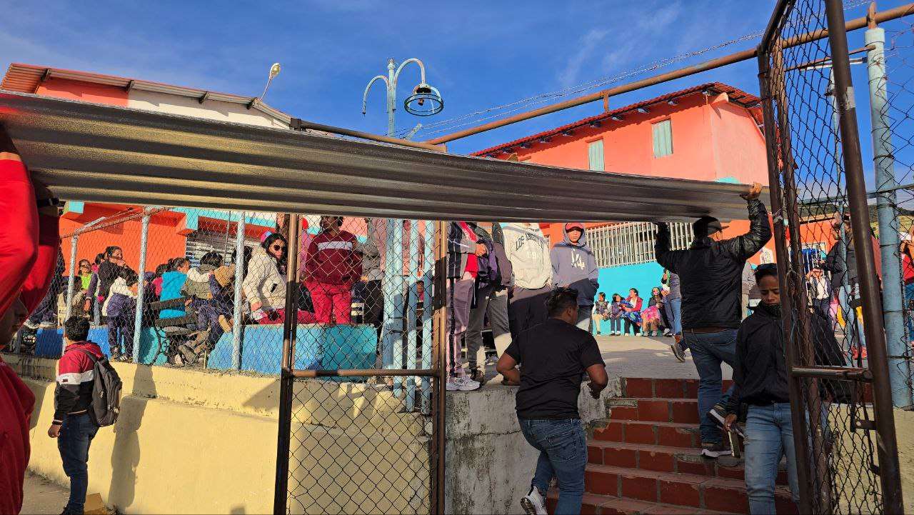 Entregan materiales para rehabilitar 5 escuelas en el páramo merideño