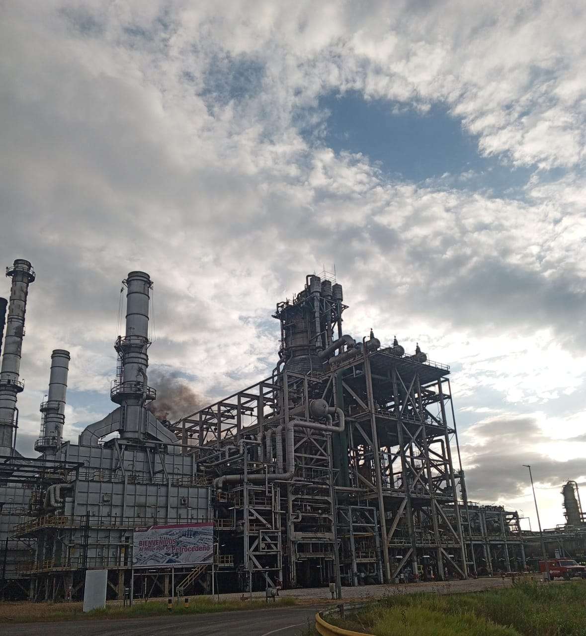 Reportan explosión en Complejo Petroquímico José Antonio Anzoátegui