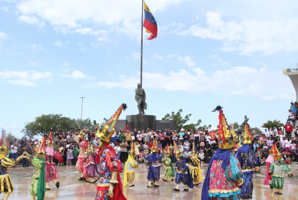 Locos y locainas hicieron vibrar las calles de Falcón y Cojedes