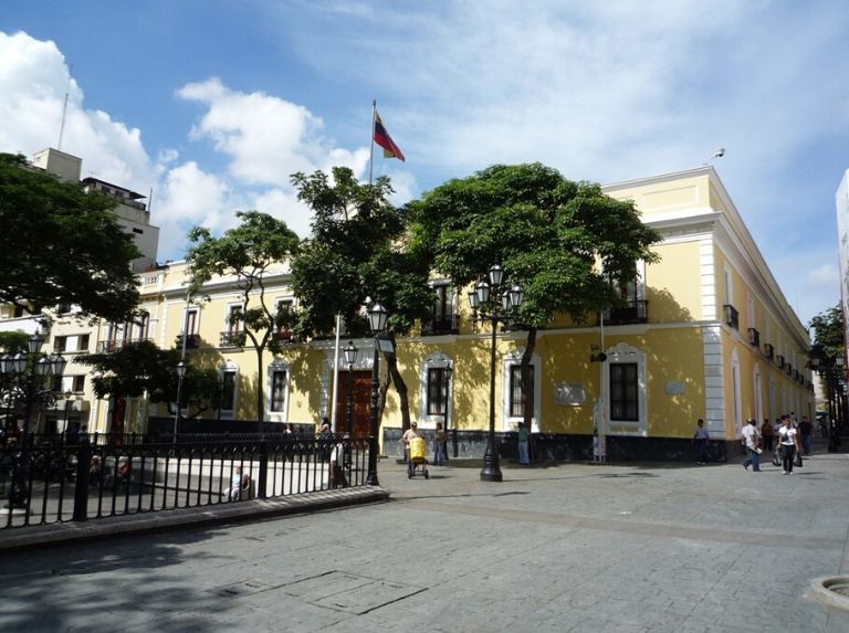 Venezuela agradece a Irán por su rechazo al asalto del buque petrolero