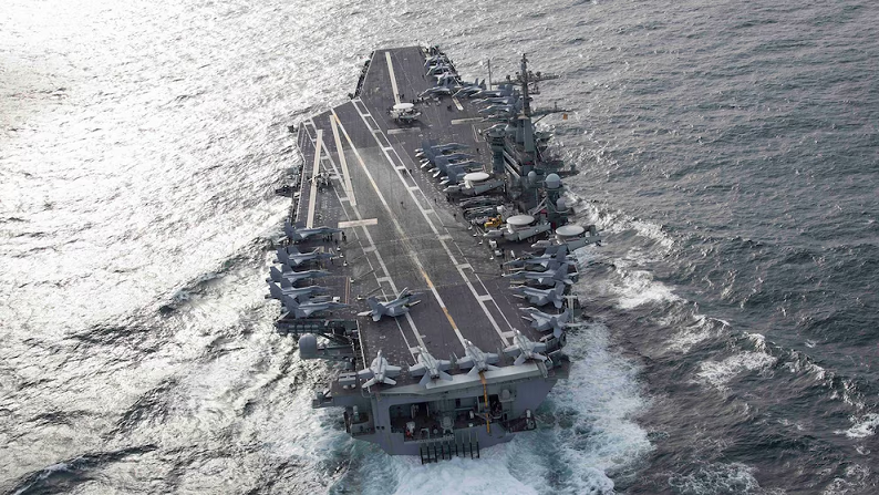 El portaaviones USS Abraham Lincoln ingresó en aguas de Medio Oriente en plena escalada entre Estados Unidos y el régimen iraní