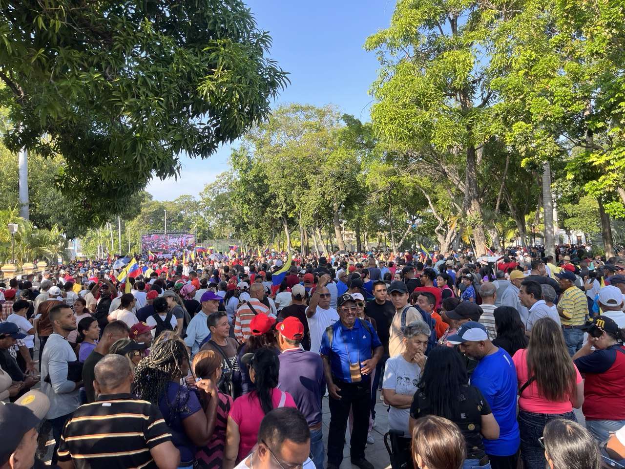 El pueblo de Anzoátegui exige el retorno del presidente Maduro