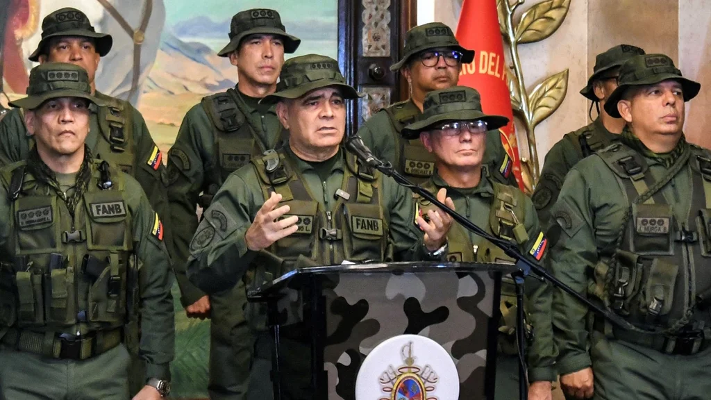 Padrino López denuncia secuestro de Nicolás Maduro y Cilia Flores en EEUU y exige su 'liberación inmediata'