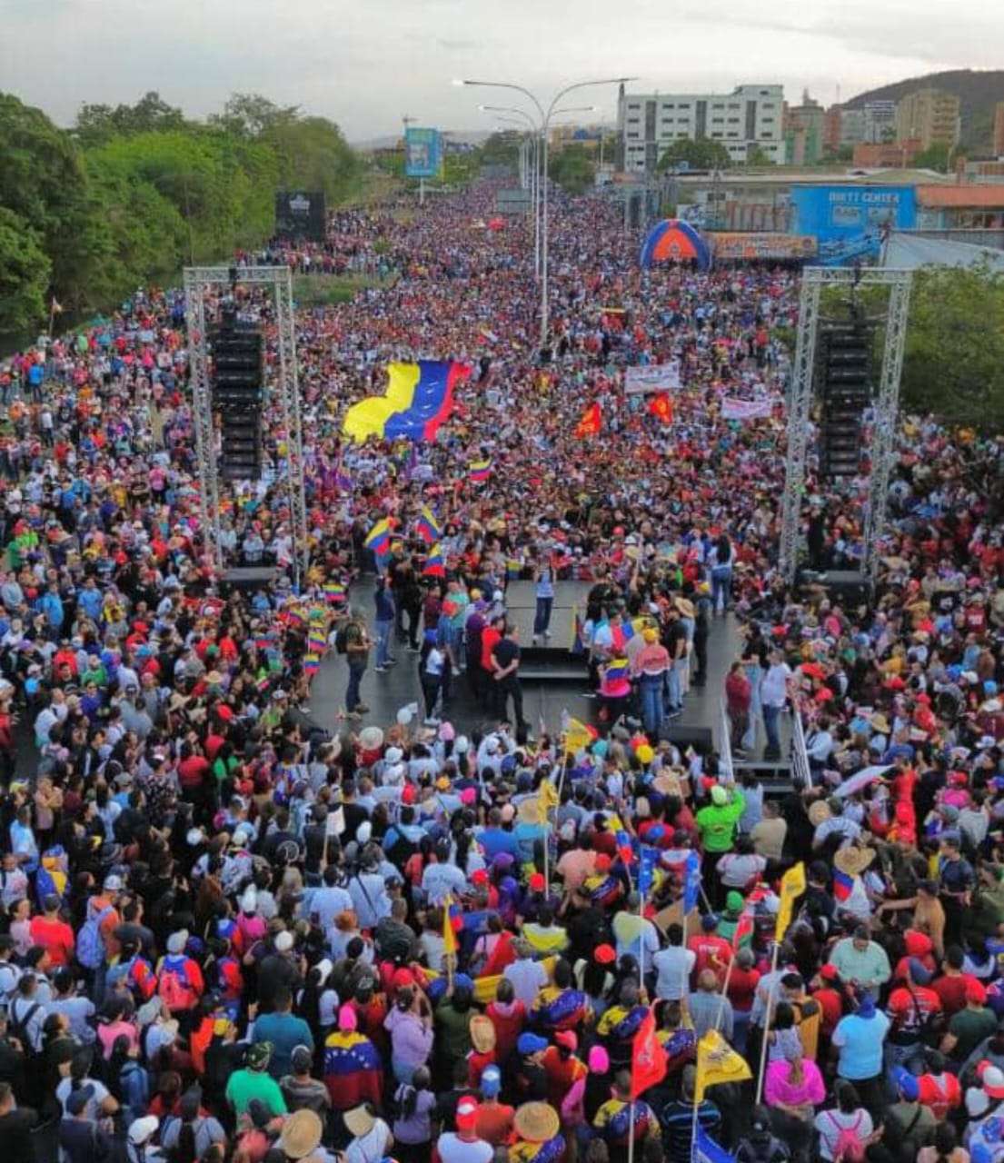 Clase obrera se moviliza en defensa de la industria petrolera