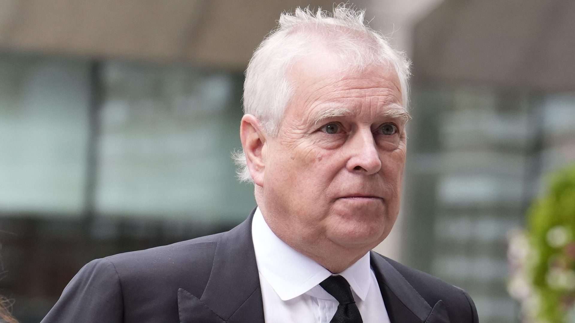 Policía británica cierra el cerco sobre expríncipe Andrew por caso Epstein