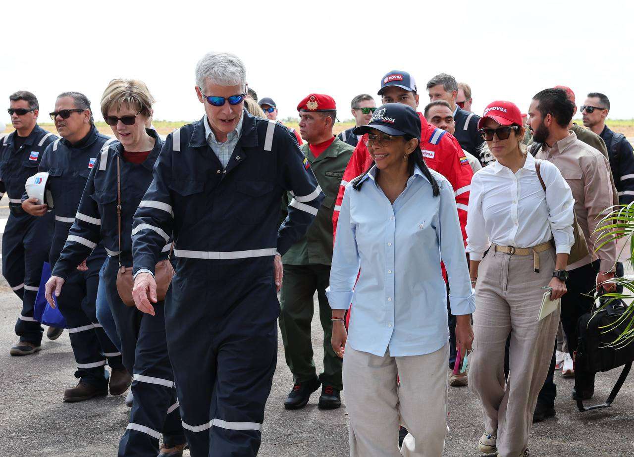 Presidenta encargada y secretario de Energía de EEUU visitan Petro Independencia