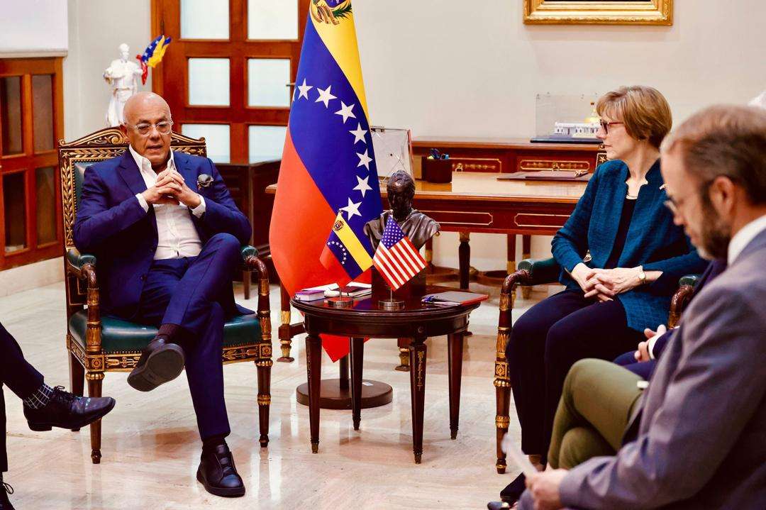 AN recibe a encargada de Negocios y senadores de EEUU