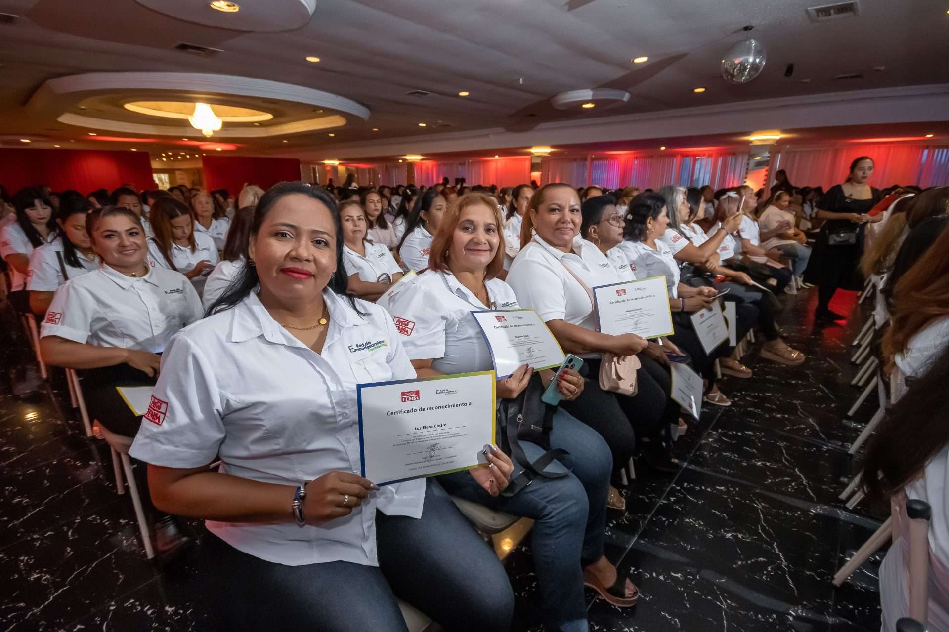 👩🏻‍💻💄💅🏻El pulso femenino: 👠la fuerza que redibuja el mercado venezolano