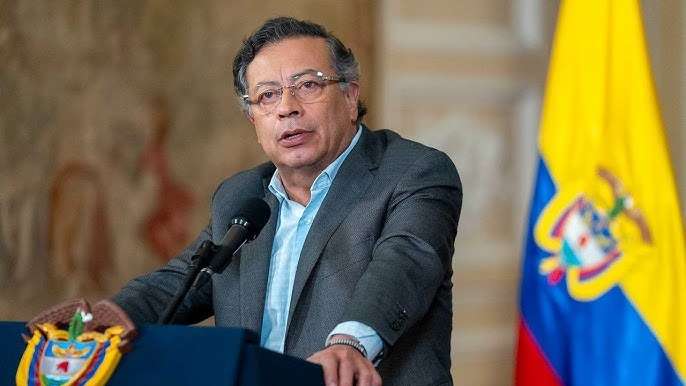 Petro exige cese a los conflictos armados en foro con la CELAC