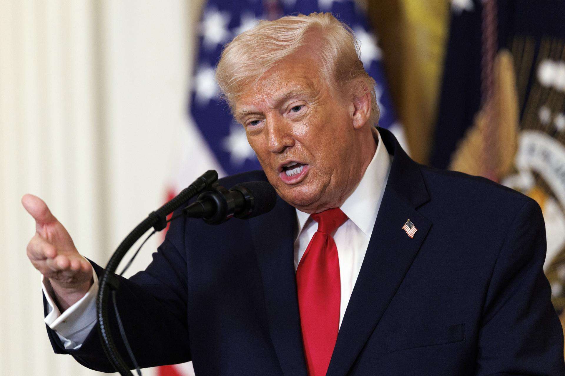 Trump vuelve a arremeter contra la Otan por no ayudar en su agresión a Irán