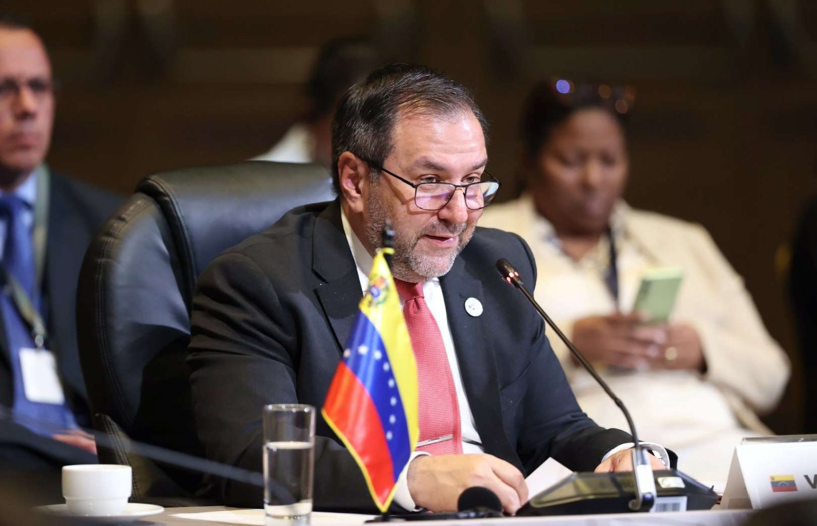 Venezuela pide a la Celac establecer frente común contra las medidas coercitivas